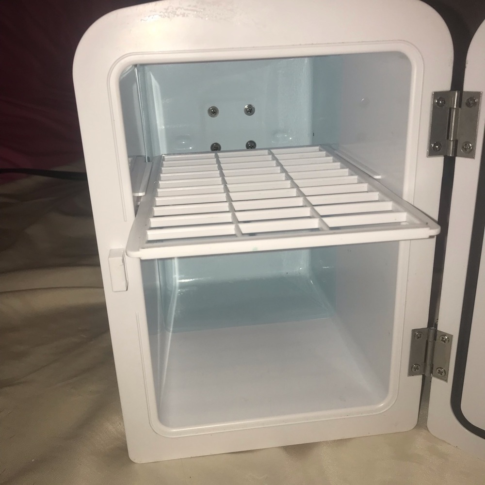 Mini fridge - Picture 5 of 14